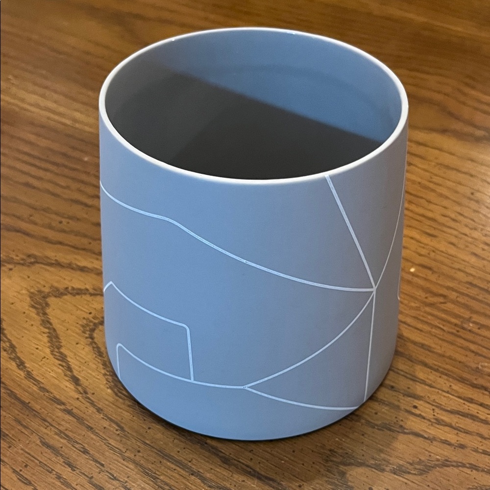 Barbara Barry for Middle Kingdom porcelain vases/planters - Picture 2 of 15